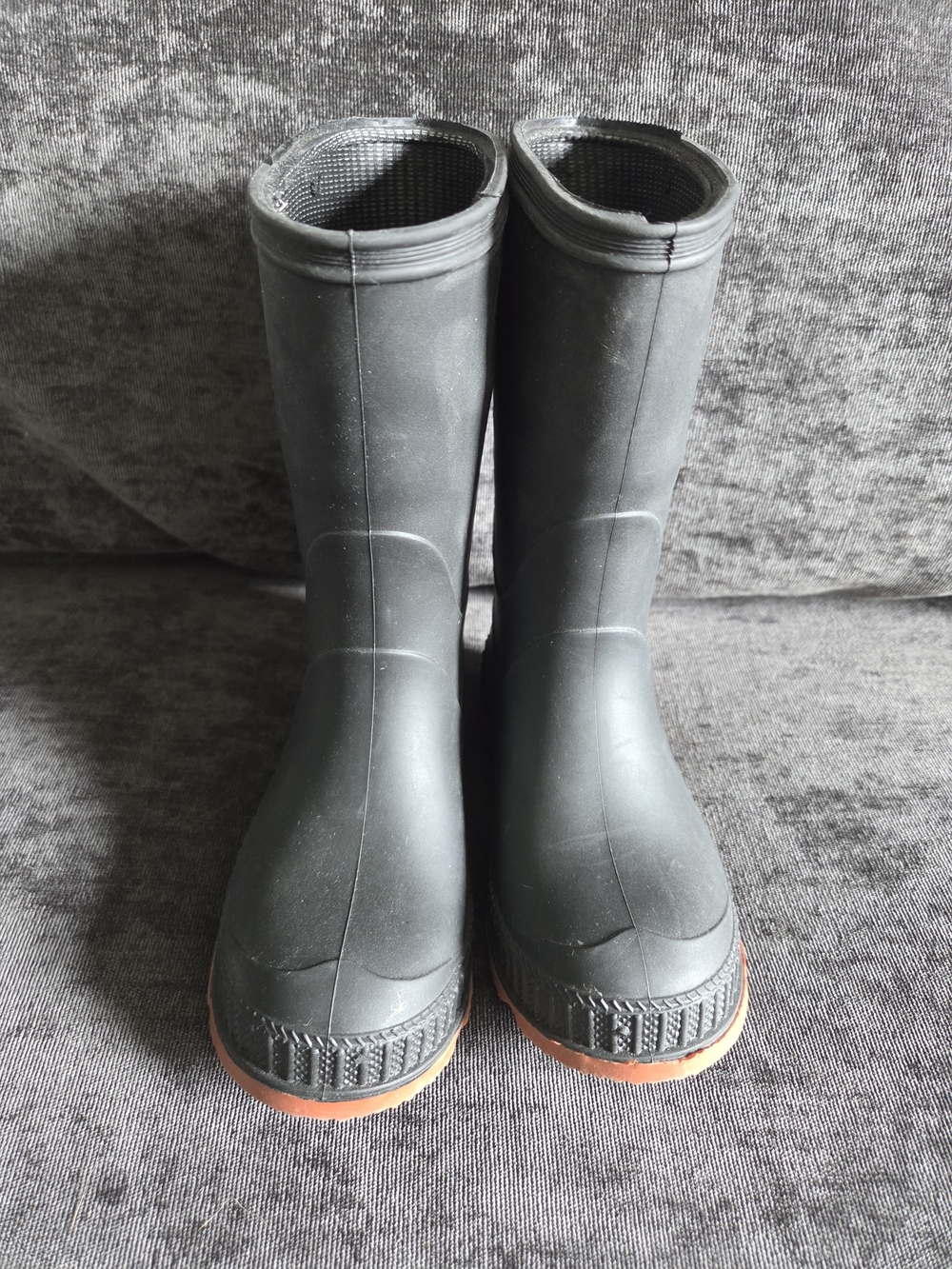 Classic Black Rubber Rain Boots with Brown/Red Soles Kids 7-8